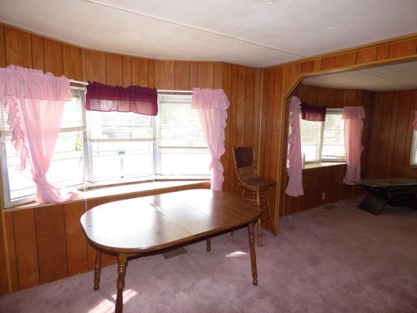 Lone Pine Ridge Mobile Home Park73 Lone Pine AvenueDunedin, FL 34698