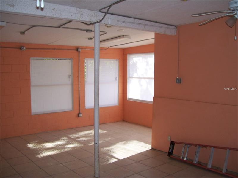 668 W BROAD STREET, Groveland, FL 34736