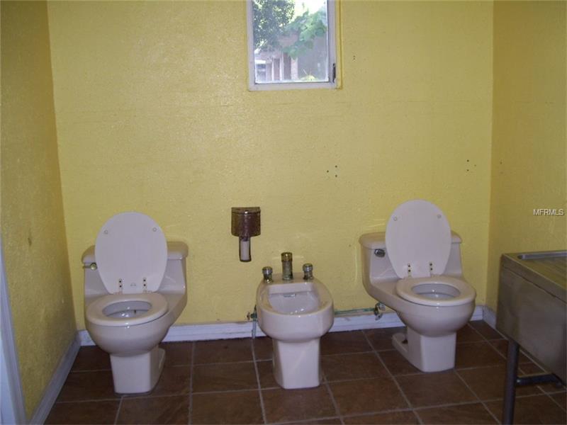 668 W BROAD STREET, Groveland, FL 34736