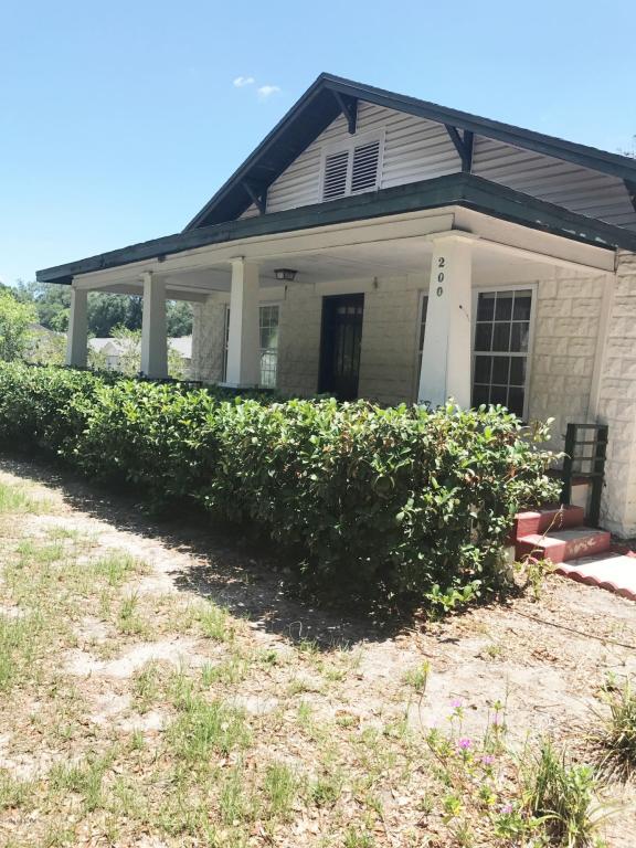 200 S Old Wire Road, Wildwood, FL 34785