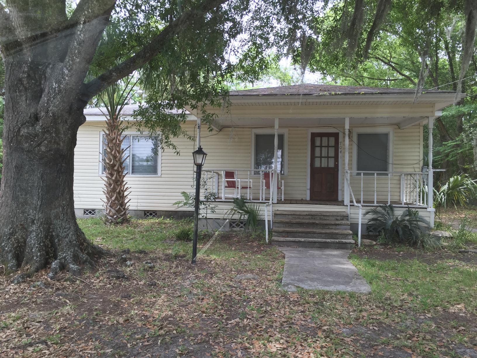 704 Powell Street, Wildwood, FL 34785