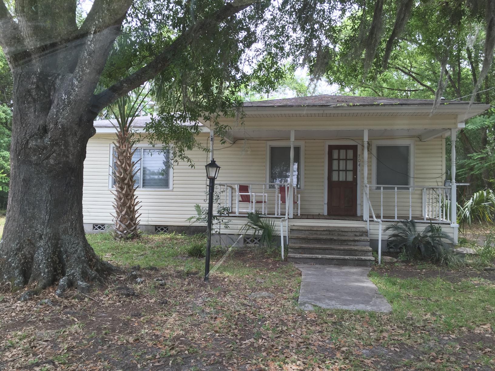 704 Powell Street, Wildwood, FL 34785