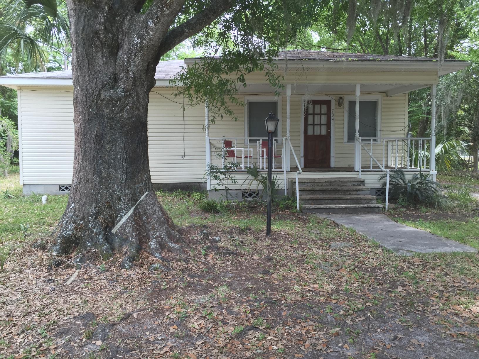 704 Powell Street, Wildwood, FL 34785