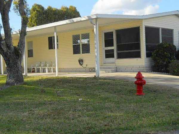 Lakes at Leesburg52 Buccaneer DriveLeesburg, FL 34788