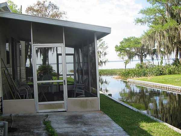 Beach Mobile Home Park32405-8 Beach Park RoadLeesburg, FL 34788