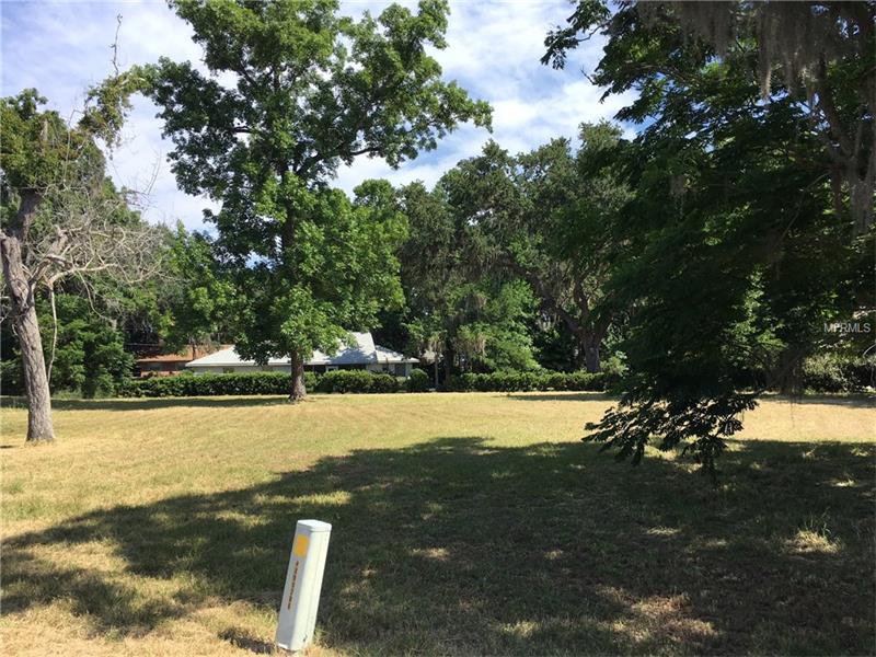 OAK STREET, Yalaha, FL 34797