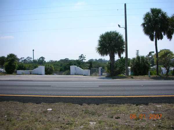 Colony Club Mobile Home Park 2601 N. US 1Fort Pierce, FL 34946