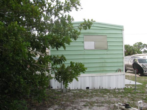 Ridgecrest Mobile Home Park 208 Pecan PlaceFort Pierce, FL 34946