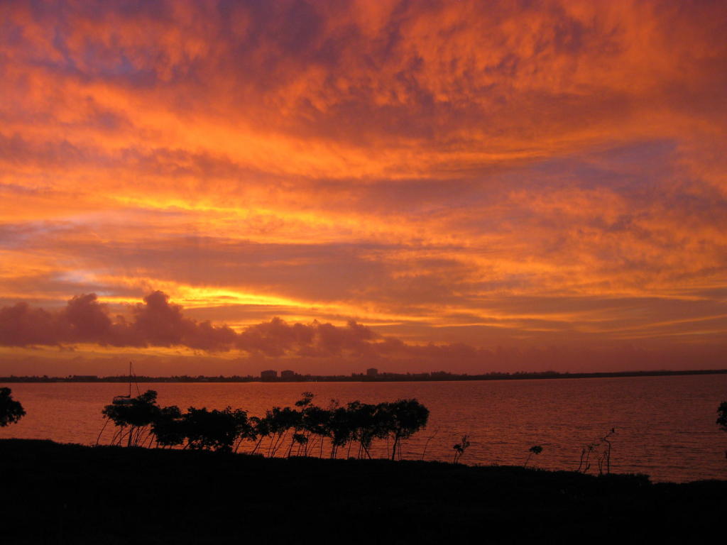 27 Harbour Isle Drive W, Fort Pierce, FL 34949