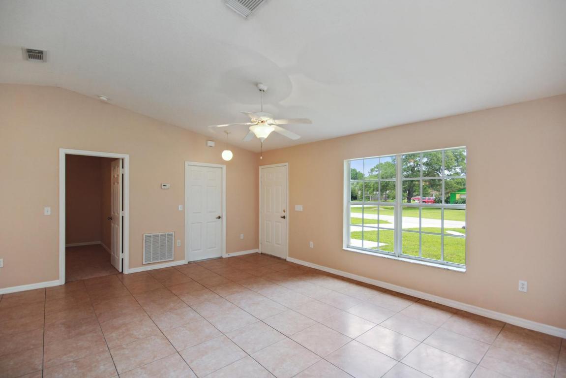 8407 Pensacola Road, Fort Pierce, FL 34951