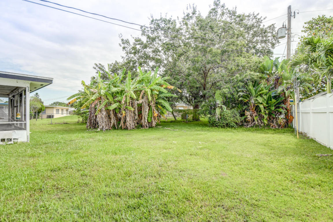 213 SE Camino Street, Port Saint Lucie, FL 34952