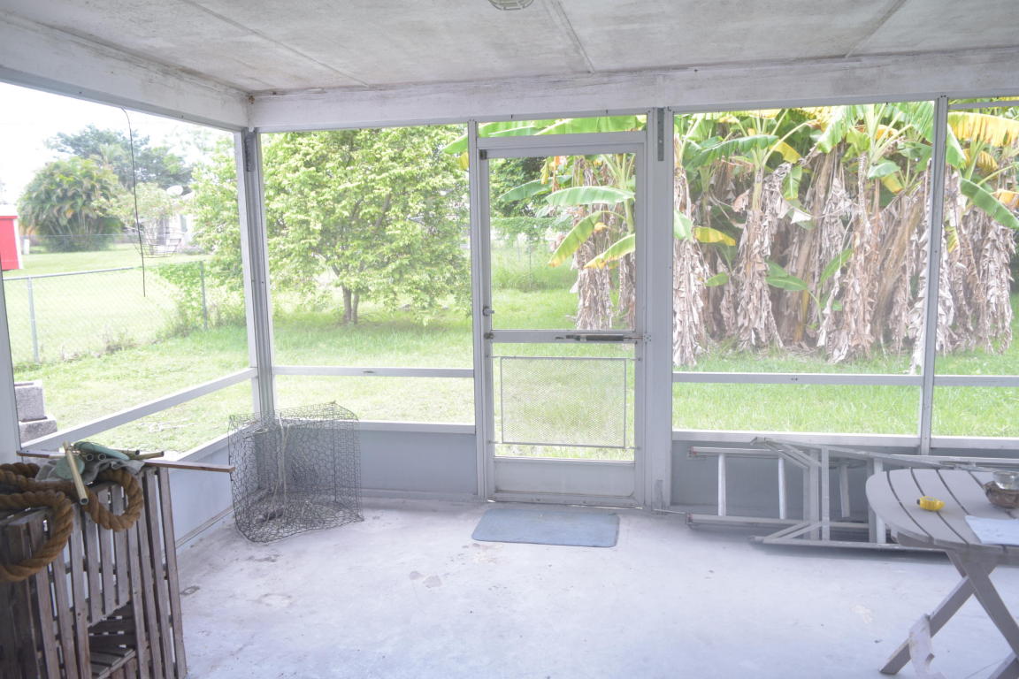 213 SE Camino Street, Port Saint Lucie, FL 34952