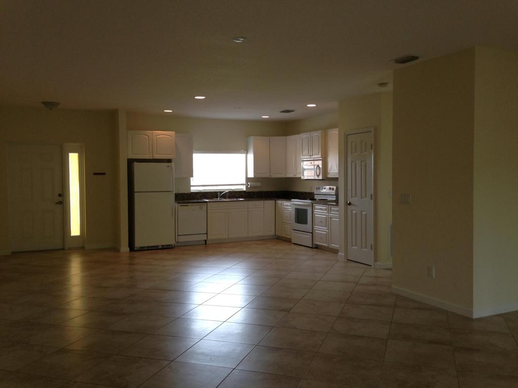 2089 SE Wild Meadow Circle, Port Saint Lucie, FL 34952
