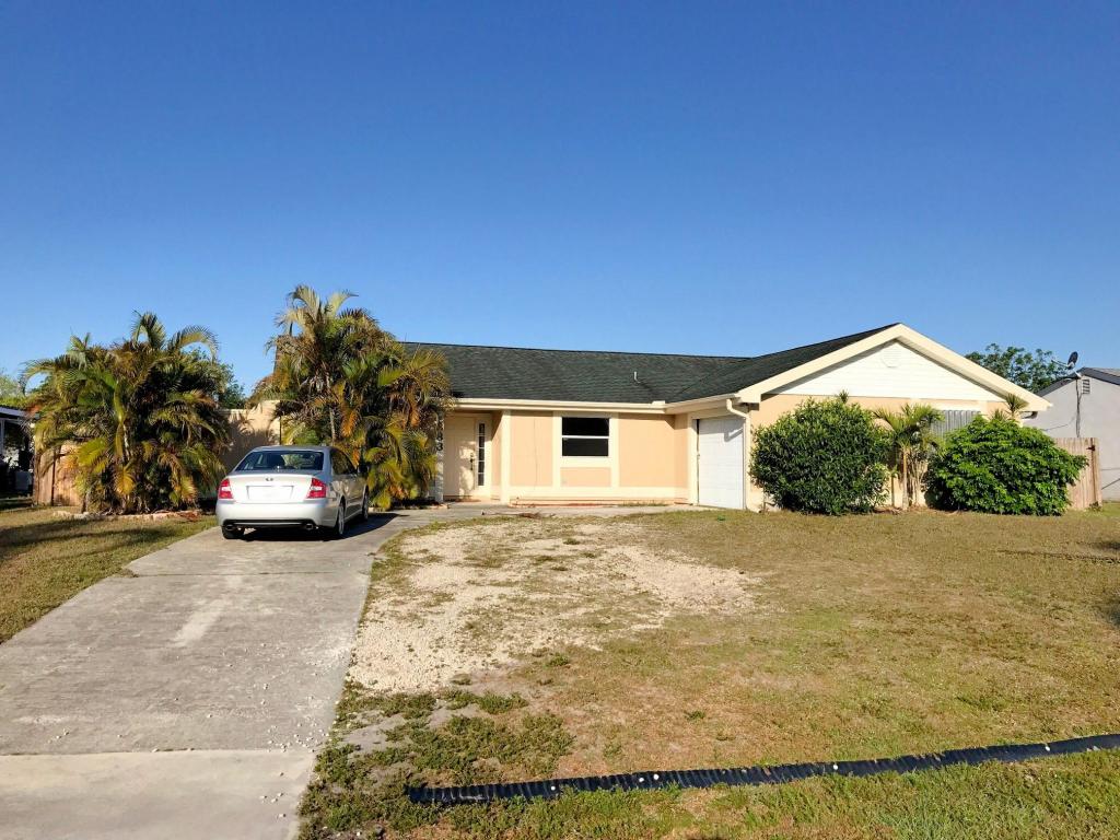 383 SW Tulip Boulevard, Port Saint Lucie, FL 34953