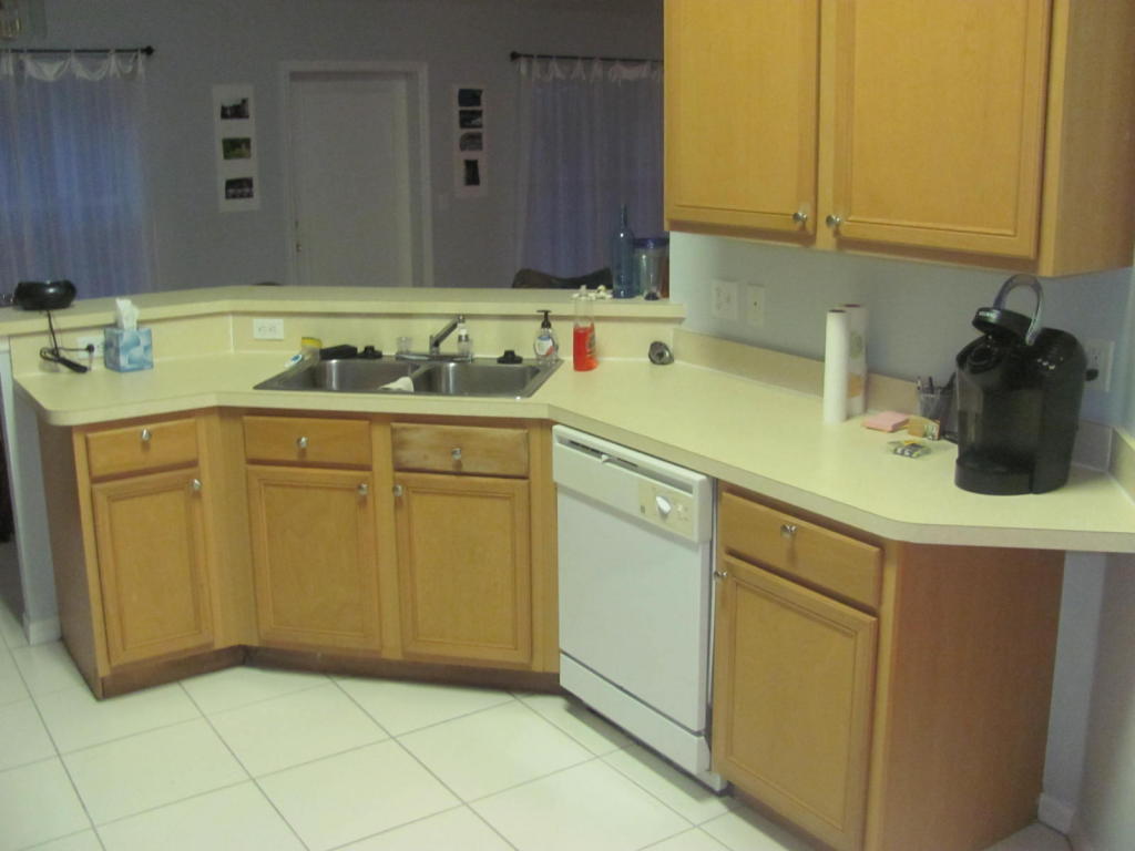 957 SW Jaslo Avenue, Port Saint Lucie, FL 34953