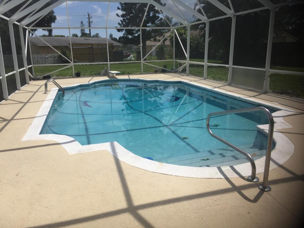 320 NE Camelot Drive, Port Saint Lucie, FL 34953