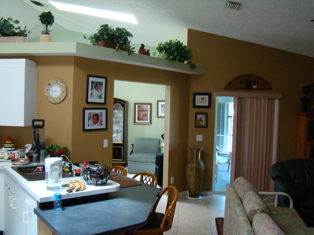 1887 SW Renfro Street, Port Saint Lucie, FL 34953