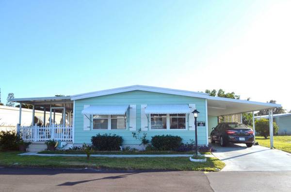 447 N.E. Pinelake Village