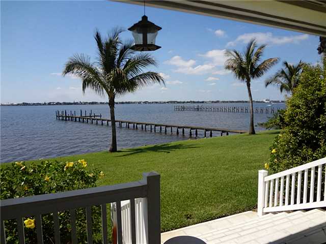 1530 Dixie HWY, Jensen Beach, FL 34957
