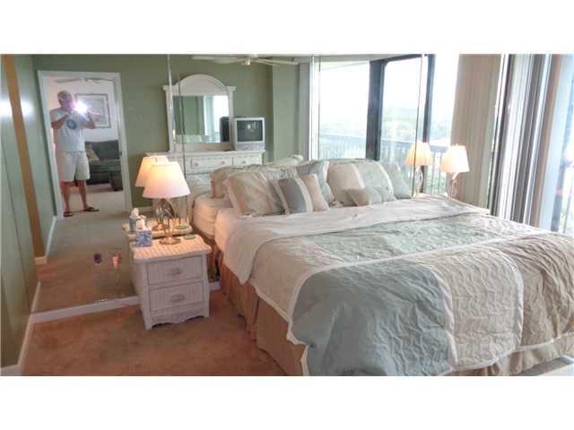 8880 Ocean DR, Jensen Beach, FL 34957