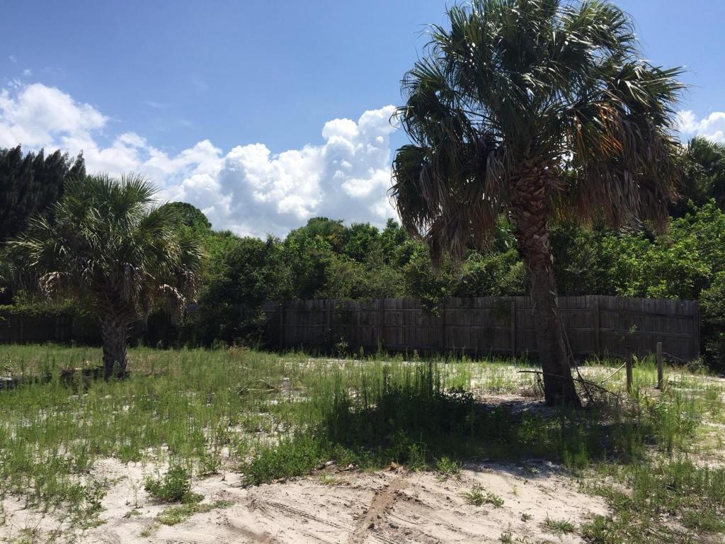 1100 NE Olive Street, Jensen Beach, FL 34957