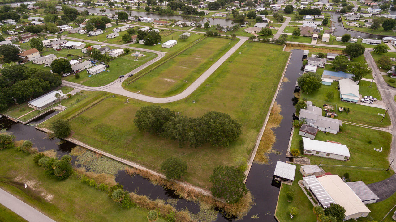 1121 Orange Loop, Okeechobee, FL 34974