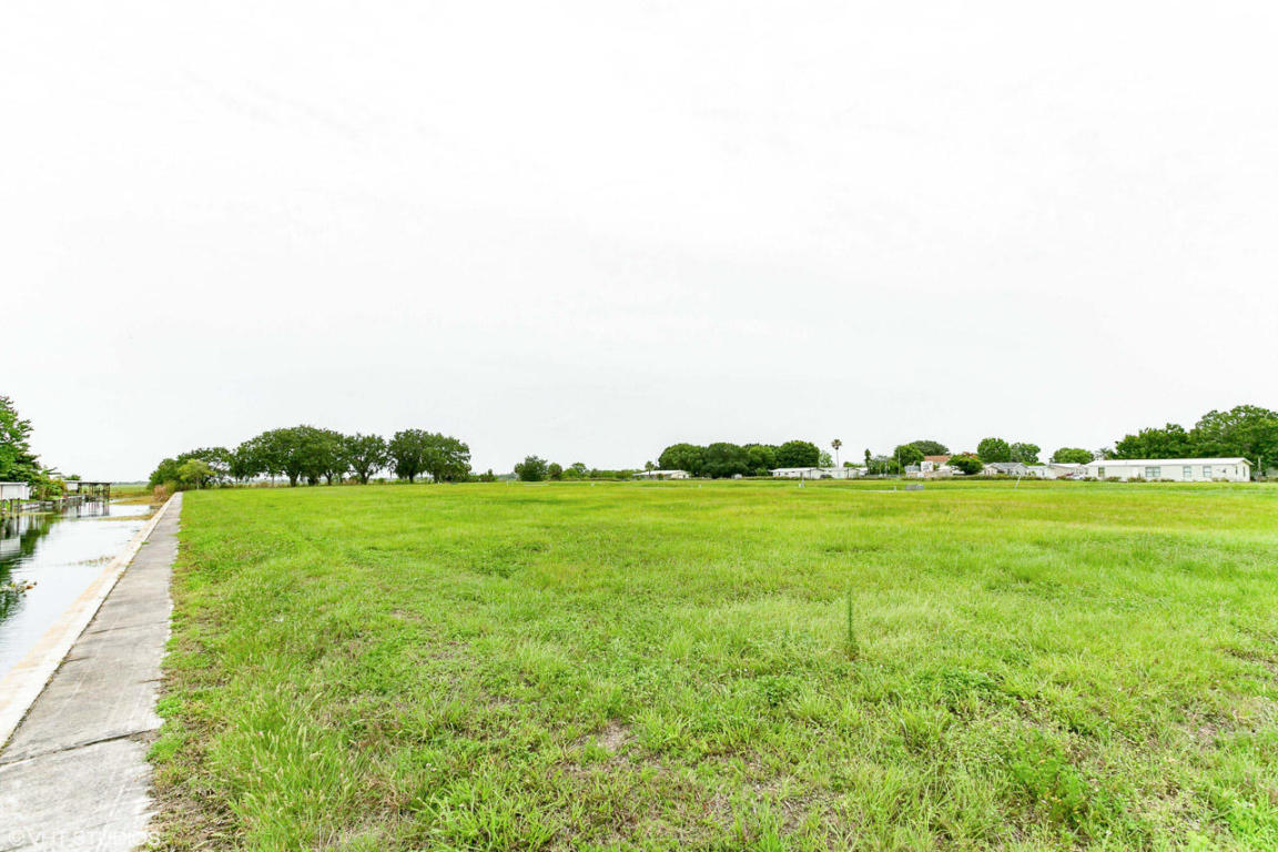 1121 Orange Loop, Okeechobee, FL 34974