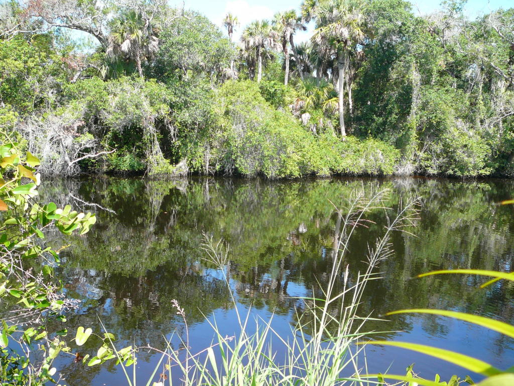 2460 Sweetwater Dr, Fort Pierce, FL 34981