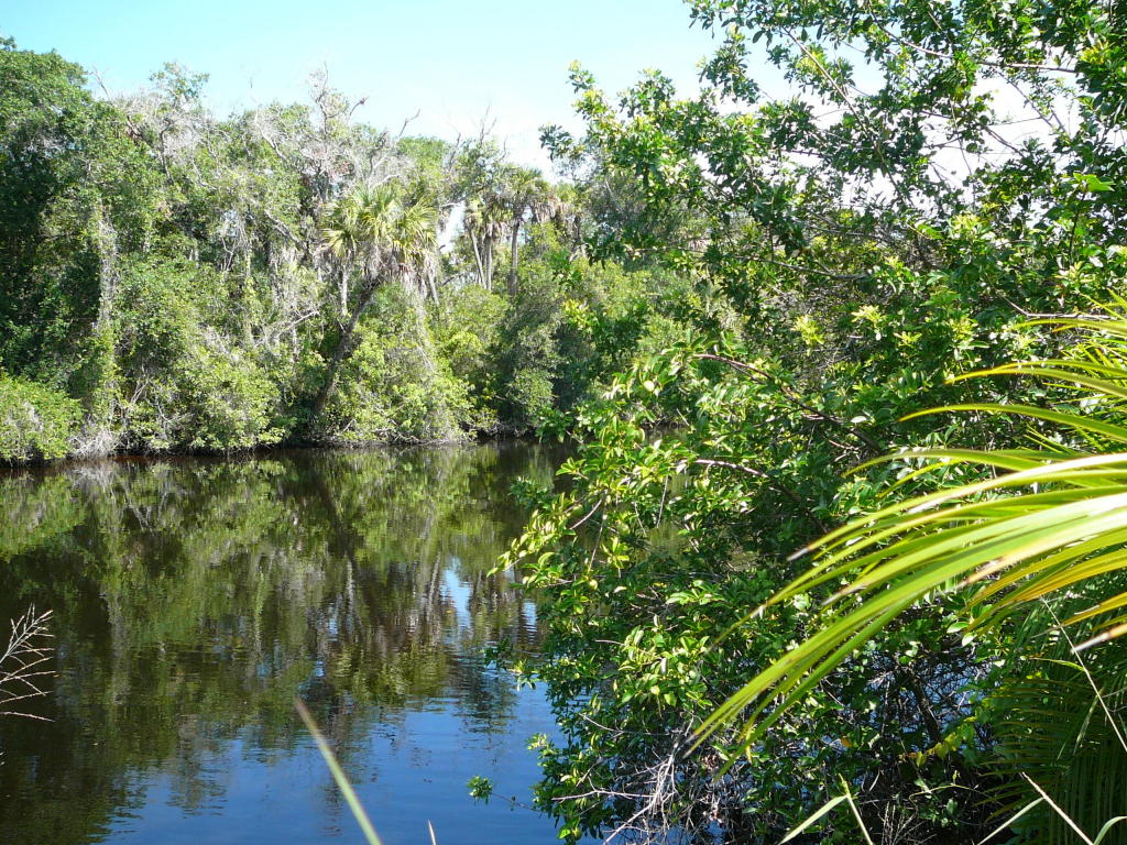 2460 Sweetwater Dr, Fort Pierce, FL 34981