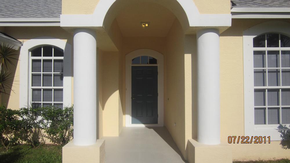 512 NW Colonial Street, Port Saint Lucie, FL 34983