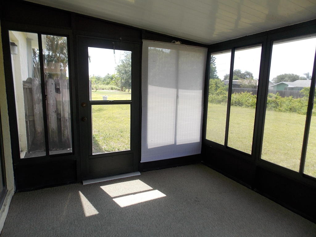 345 NW Marion Avenue, Port Saint Lucie, FL 34983