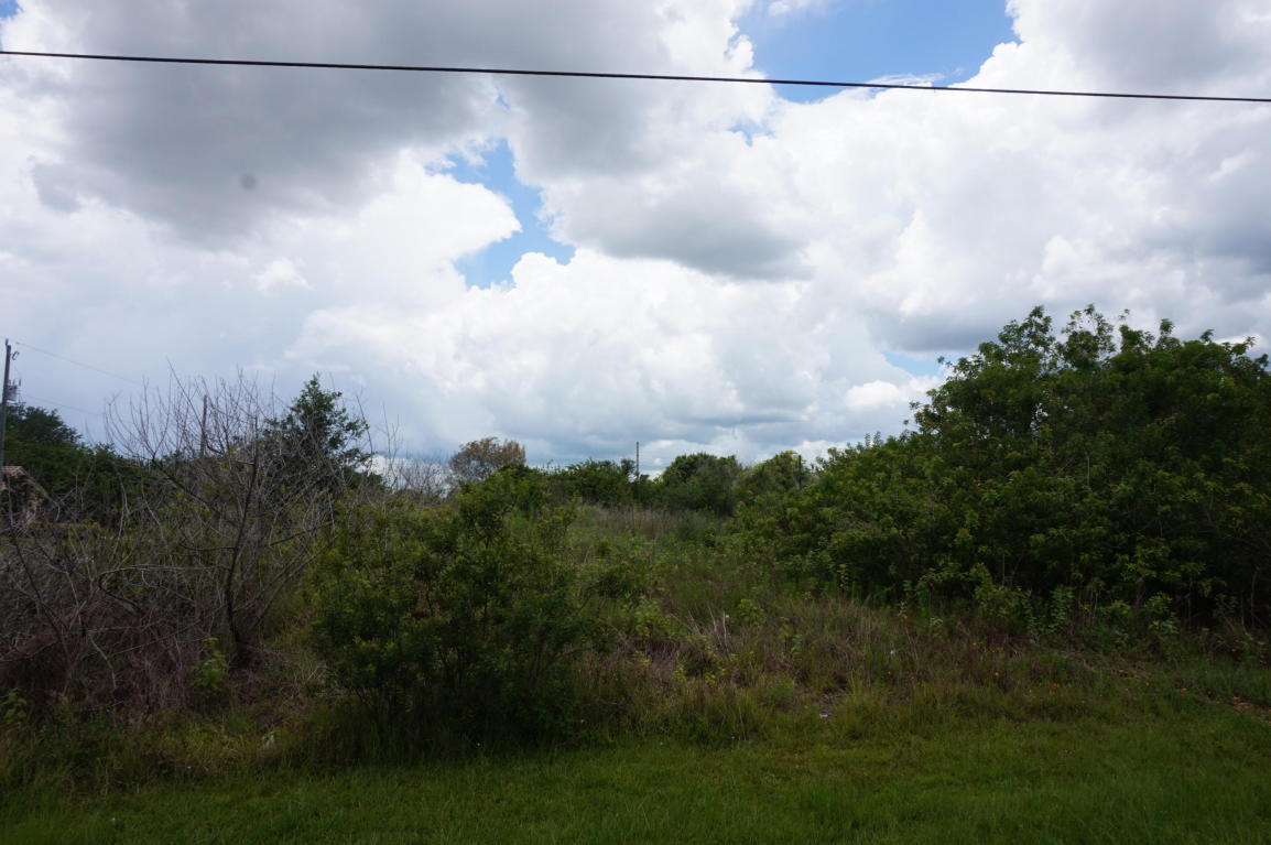 801 NW Treemont Avenue, Port Saint Lucie, FL 34983