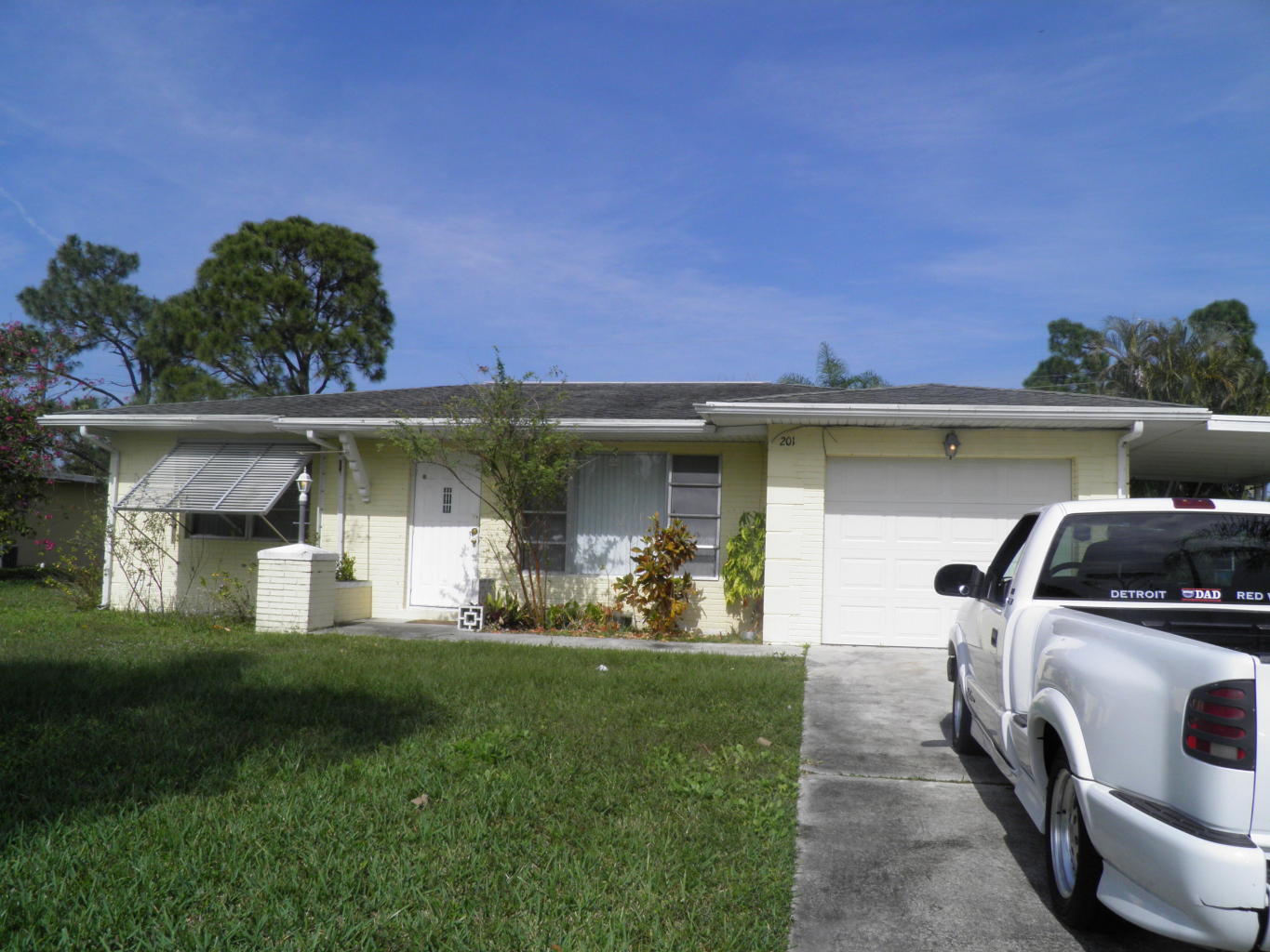 201 SW Lakehurst Dr., Port St Lucie, FL 34983