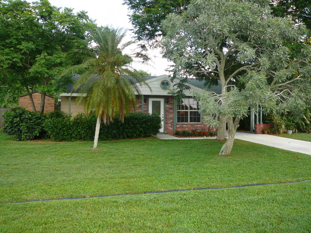 715 SE Forgal St, Port Saint Lucie, FL 34983