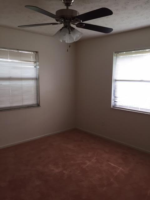 401 SE Thornhill Drive, Port Saint Lucie, FL 34983