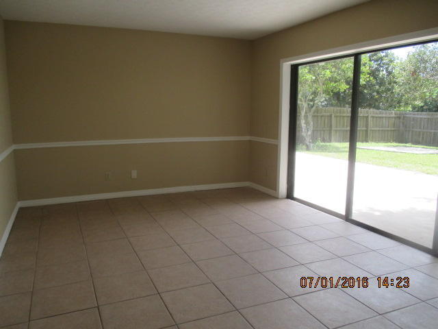 154 NW Dorchester Street, Port Saint Lucie, FL 34983