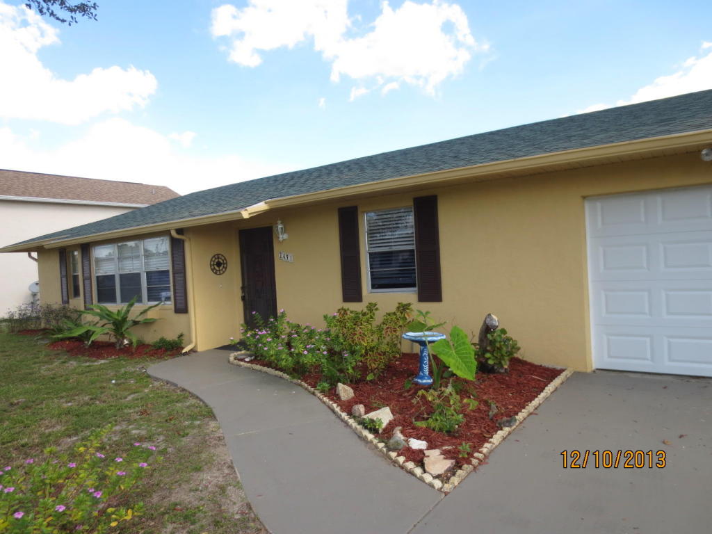 2491 SE Whitehorse Street, Port Saint Lucie, FL 34984