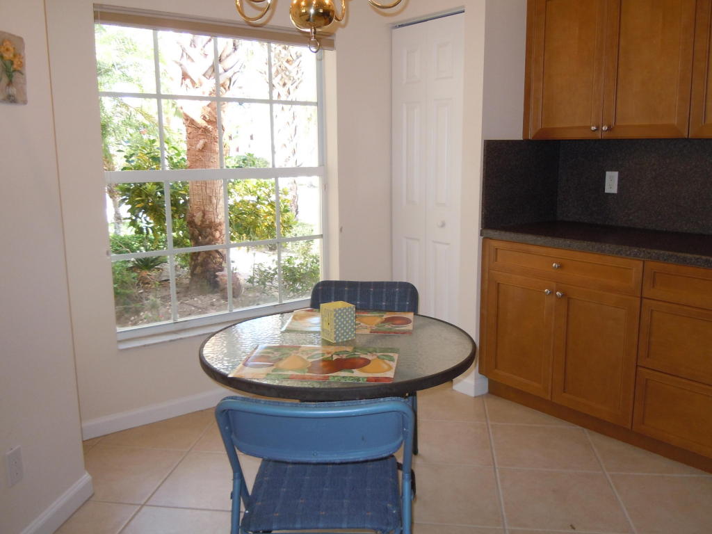 321 NW Breezy Point Loop, Port Saint Lucie, FL 34986