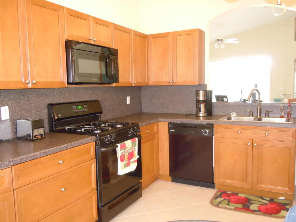 321 NW Breezy Point Loop, Port Saint Lucie, FL 34986