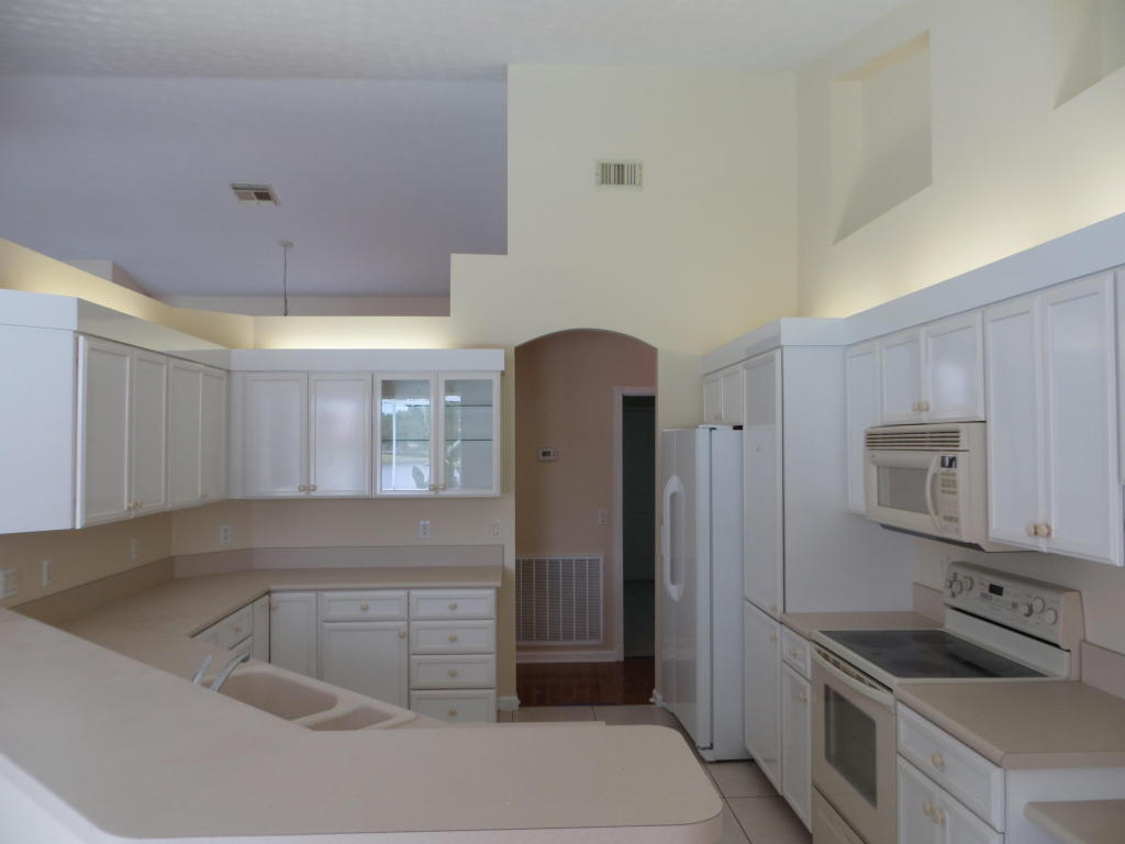 1518 SW Mockingbird Circle, Port Saint Lucie, FL 34986