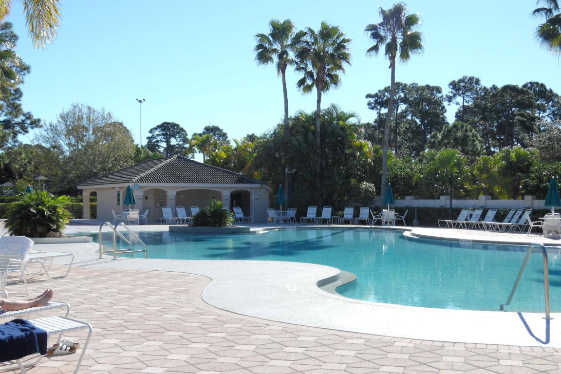 8419 Mulligan Circle, Saint Lucie West, FL 34986