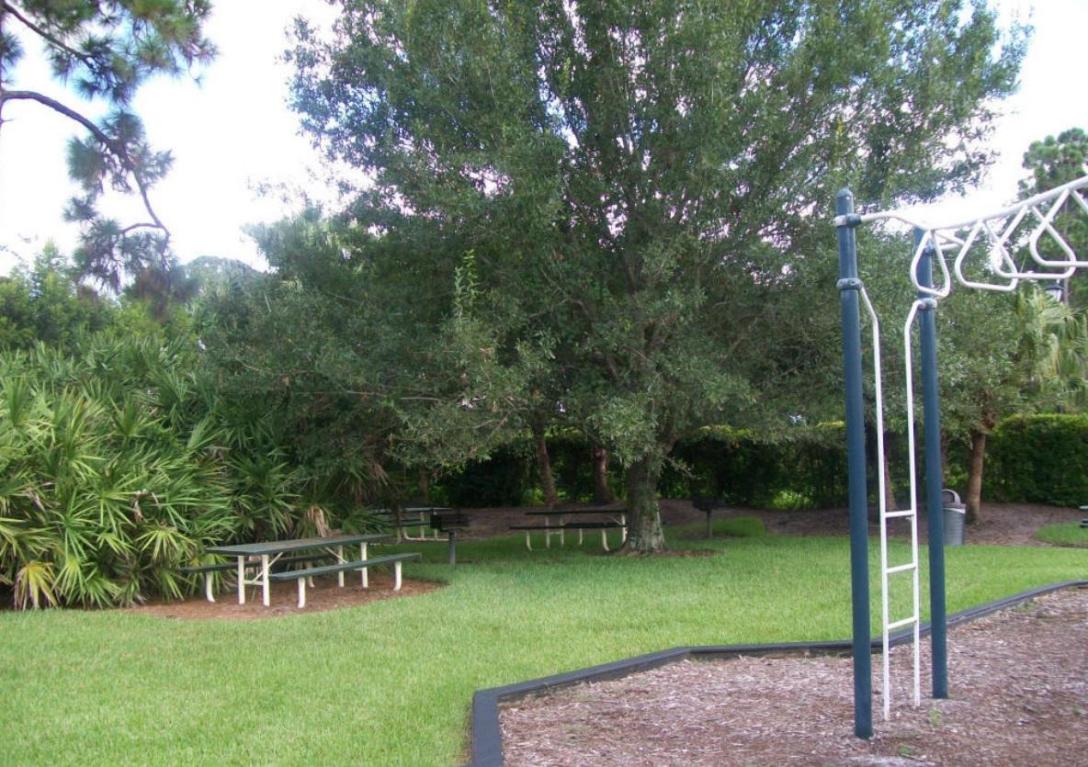 8419 Mulligan Circle, Saint Lucie West, FL 34986