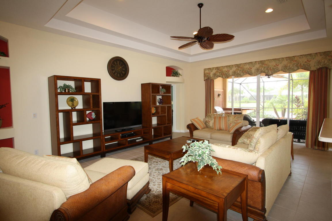 8501 Belfry Place, Port Saint Lucie, FL 34986