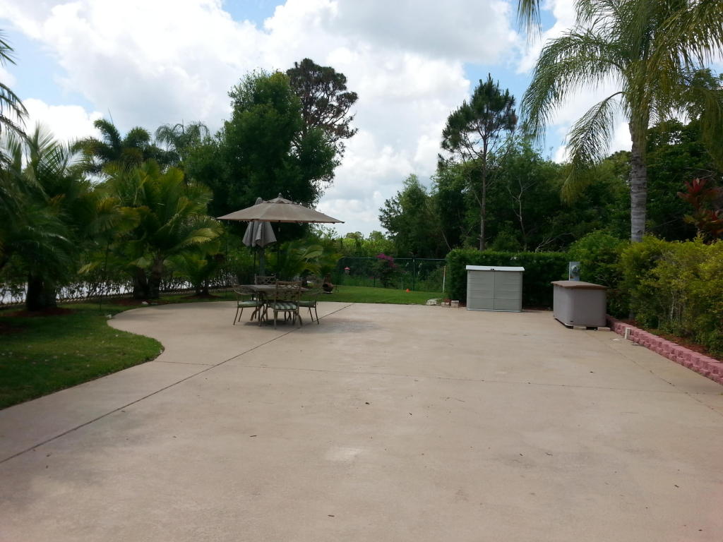 39 NW Boundary Drive, Port Saint Lucie, FL 34986