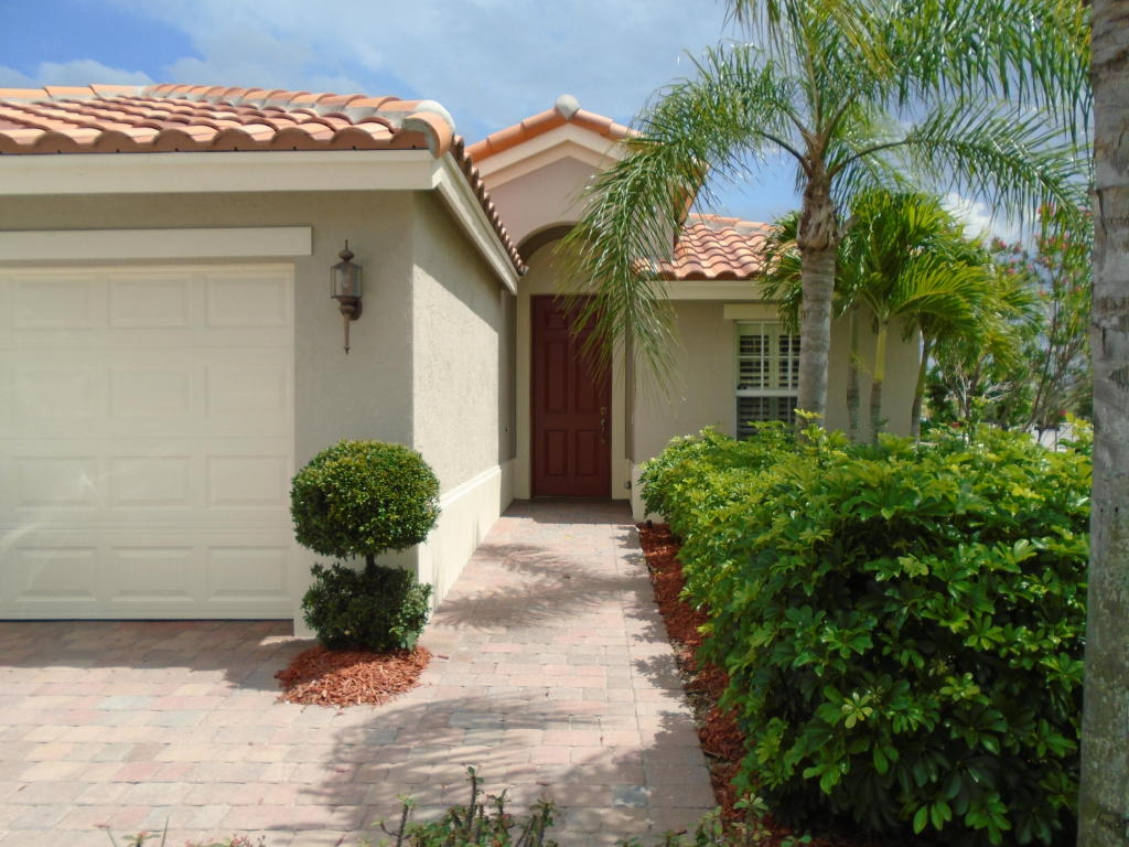11128 SW Birch Tree Circle, Port Saint Lucie, FL 34987