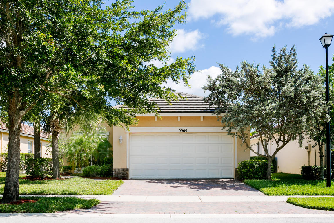 9909 SW Eastbrook Circle, Port Saint Lucie, FL 34987