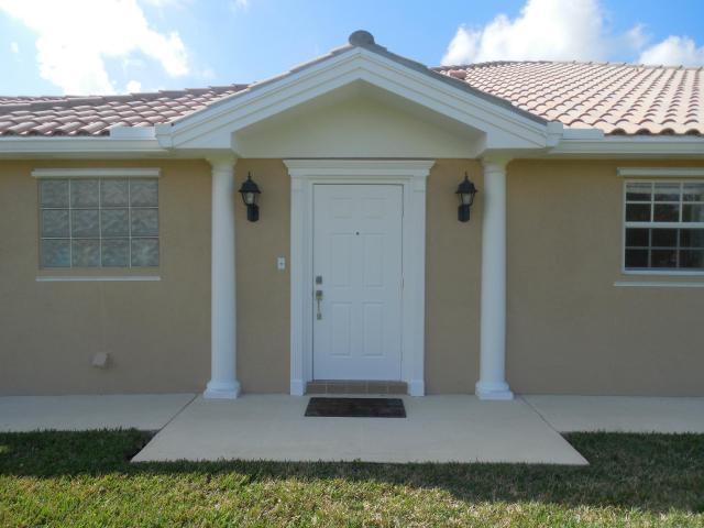 10623 SW Hartwick Drive, Port Saint Lucie, FL 34987