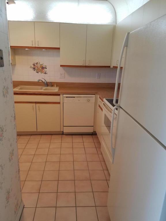 1210 SE Parkview Place, Stuart, FL 34994