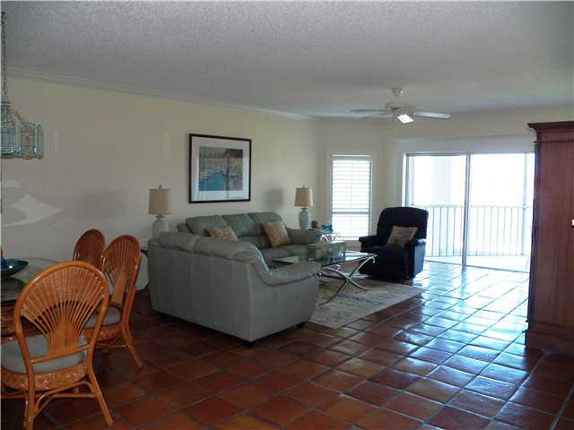 185 Edgewater DR, Stuart, FL 34996
