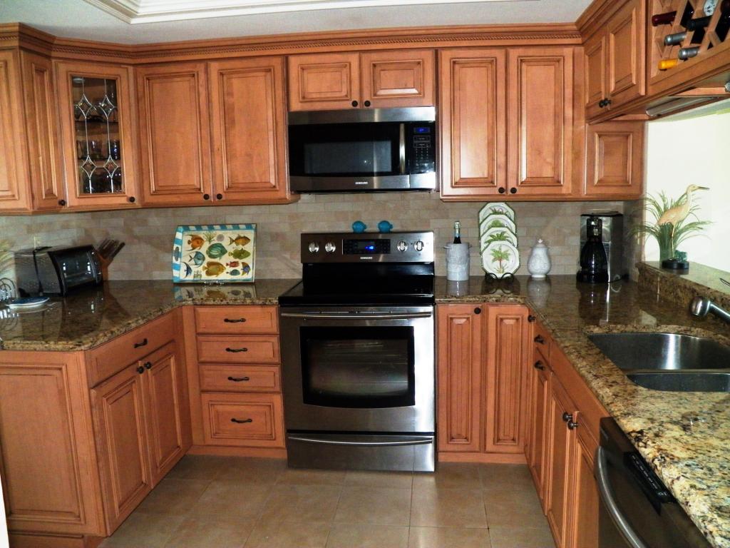 185 NE Edgewater Drive, Stuart, FL 34996
